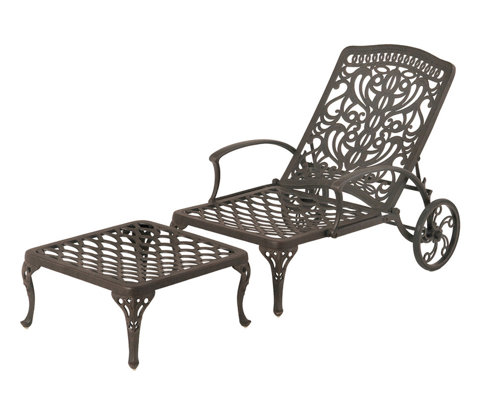 Chaise Lounge - Two Piece
W: 27.5" L: 80.5" H: 12" (Bed) Top to Hinge: 29" Weight: 71 LBS Ottoman: 24" x 24"