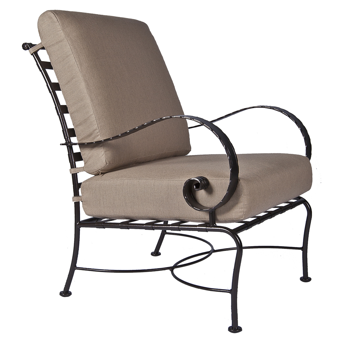 Lounge Chair Width/Diameter :	27.75 Depth/Length:	34 Height:	36 Seat Height:	18 Arm Height:	26 Weight:	42