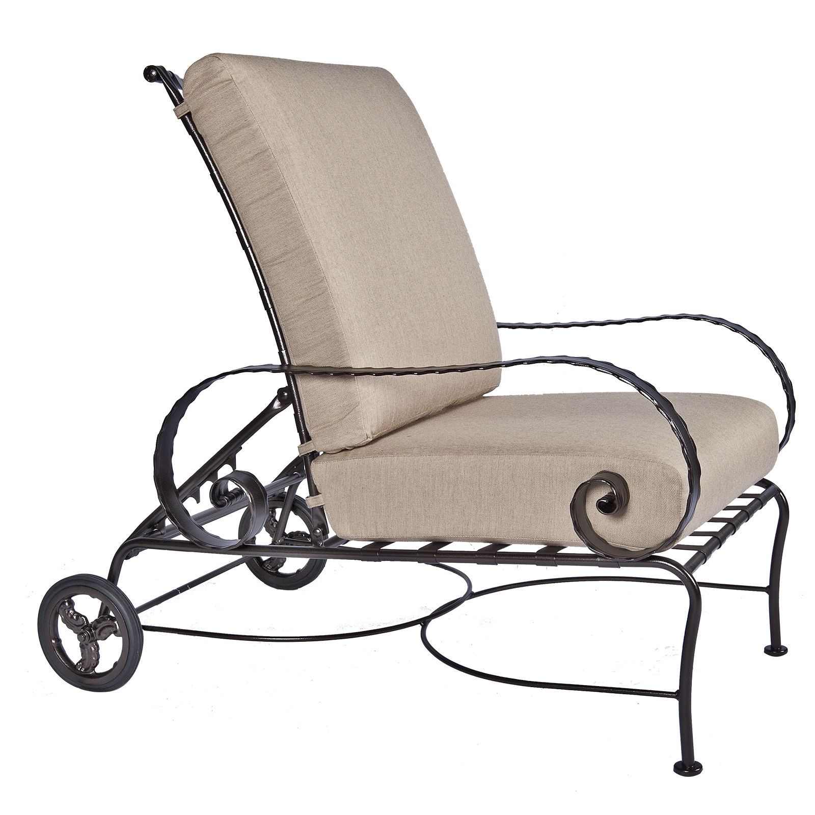 Hi-Back Adjustable Lounge Chair
Width/Diameter :	28
Depth/Length:	46
Height:	41.75
Seat Height:	19
Arm Height:	24.5
Weight:	60