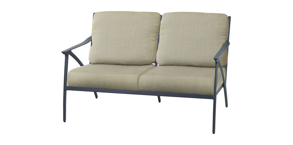 AMARI CUSHION LOVESEAT 
Dimensions W: 52" D: 33" H: 33.5"
Seat/Arm Height Seat: 18" Arm: 24"
Weight47.5 lbs