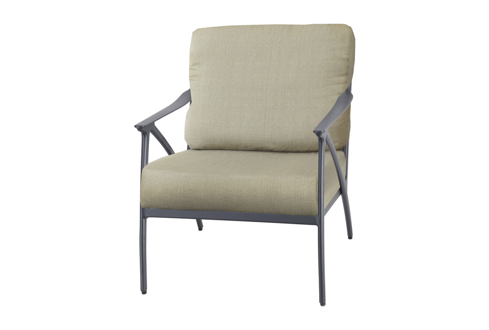 AMARI CUSHION LOUNGE CHAIR
Dimensions
W: 28" D: 33" H: 33.5"
Seat/Arm Height Seat: 18" Arm: 24"
Weight 32 lbs