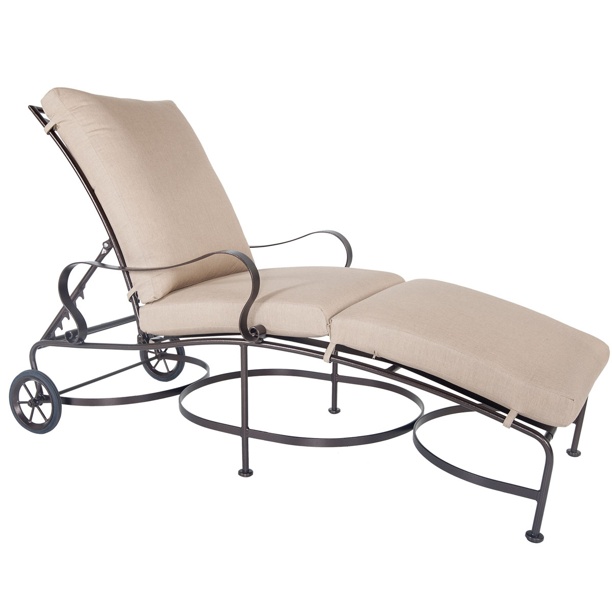 Adjustable Chaise
Width/Diameter :	29.5
Depth/Length:	65.75
Height:	46.75
Seat Height:	18.75
Arm Height:	25.75
Weight:	80 lbs
Special Notes:	Extends to 69?