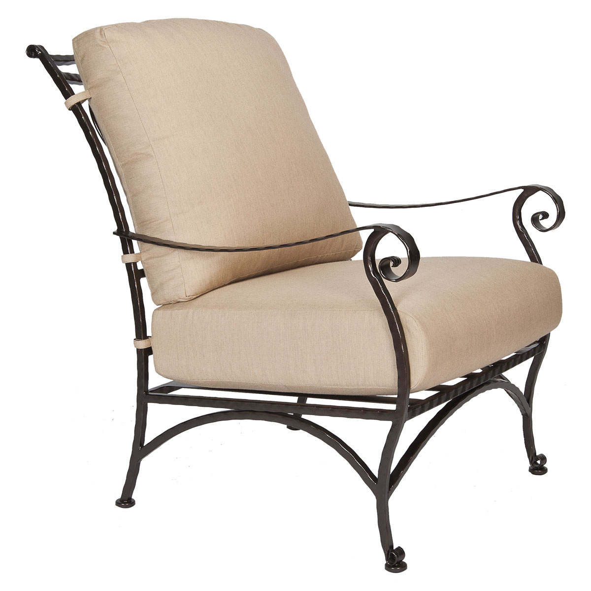 Lounge Chair:
Width/Diameter :	29
Depth/Length:	39.5
Height:	39.25
Seat Height:	18.75
Arm Height:	26.75
Weight:	60